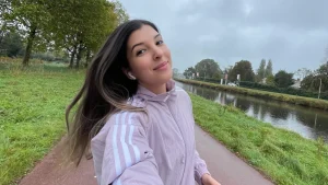 Thumbnail voor Melis (30) begon met hardlopen voor een betere conditie: 'Voel me nu veel gelukkiger'