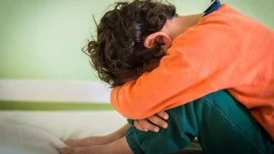 Thumbnail voor Moeder en vriend staan terecht voor bizarre manier van straffen: 'Dit is kindermishandeling'