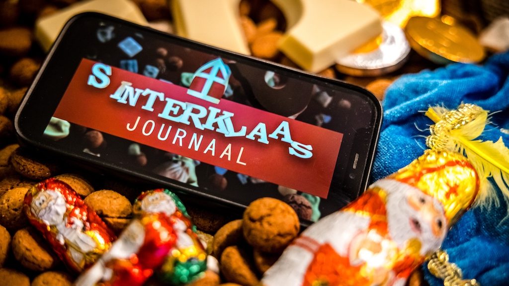 Thumbnail voor Het 'Sinterklaasjournaal' is begonnen en krijgt bezoek van 'Heel Holland Bakt'-trio