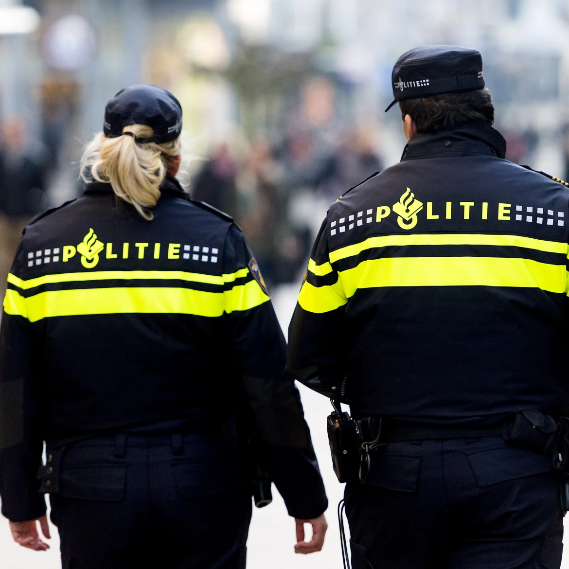 politieagenten op straat