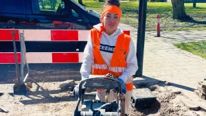 Thumbnail voor Irina is stratenmaker: 'Ik werd door andere mannen uitgelachen'