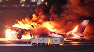 Thumbnail voor Zeker vijf doden door botsing vliegtuigen op luchthaven Tokio: 'Ik dacht dat ik het niet zou overleven'