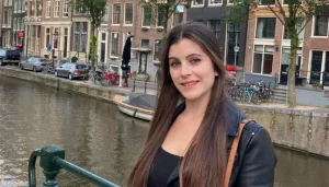 Thumbnail voor Ana (31) lijdt aan MS: 'Ik ga achteruit in alle opzichten, van baan tot sociaal leven'