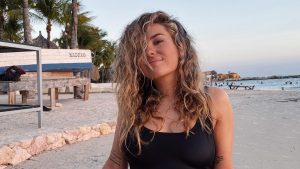 Thumbnail voor Gaby deed een keratinebehandeling: 'Zelfs na uren föhnen en stijlen bleef m'n haar niet in model'