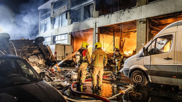 Brandweer, flat uitgebrand