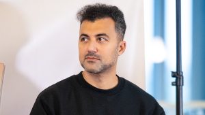 Thumbnail voor Özcan Akyol: 'Er zijn beelden van niet zo gezellig gedrag Matthijs van Nieuwkerk'