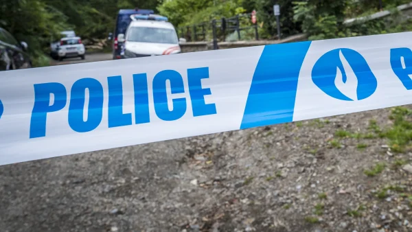 De politie zet een gebied af na een moord in Ukkel