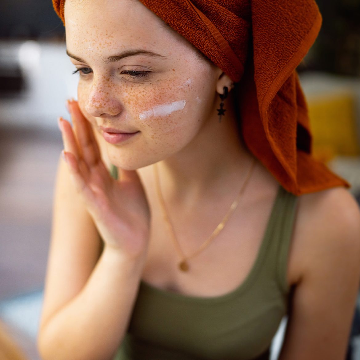 Pubers en skincare: 'Er hoeft op social media maar een influencer met een flesje te wapperen of m'n dochter koopt het ook'