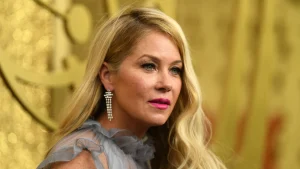 Thumbnail voor Christina Applegate noemt leven met MS een hel: 'Ik ben geïsoleerd'