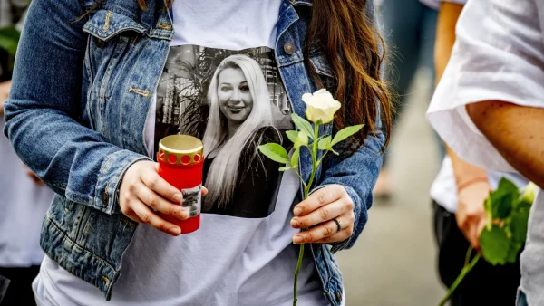 Stille tocht ter herdenking van fatale steekpartij Albert Heijn medewerkster Antoneta