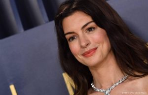 Thumbnail voor Anne Hathaway bevestigt: Princess Diaries 3 in de maak