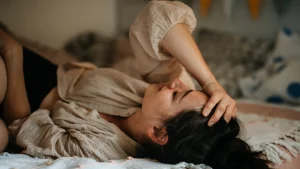 Thumbnail voor Gemma werd betrapt door haar vader tijdens seks: 'Mijn vriend bleef onder de dekens'