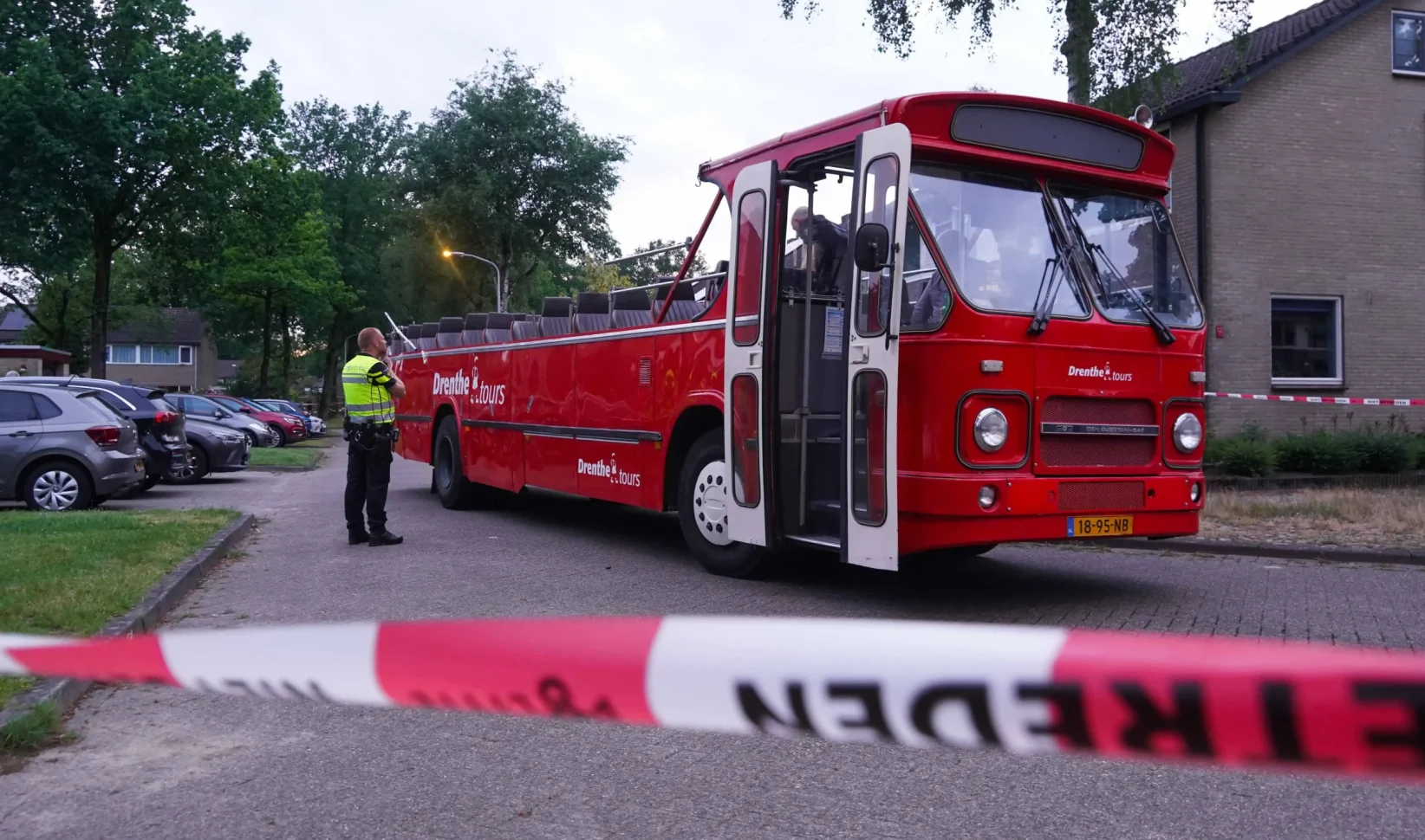 Kampioenfeest in Borger loopt verkeerd af: zeven gewonden door val uit open bus