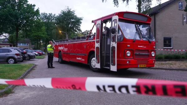 Kampioenfeest in Borger loopt verkeerd af: zeven gewonden door val uit open bus