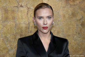 Thumbnail voor Scarlett Johansson 'geschokt en boos' door AI-imitatie van haar stem: 'Lijkt griezelig veel op de mijne'