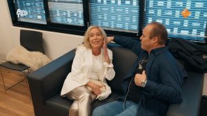 Thumbnail voor Mariska voor het eerst weer naar grote show van Frans in 'De Bauers': 'Weet niet hoe m'n hoofd reageert'
