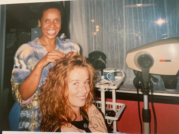 Angelique Woudenberg zo’n 35 jaar geleden Patty zomer Dolly dot hair extensions