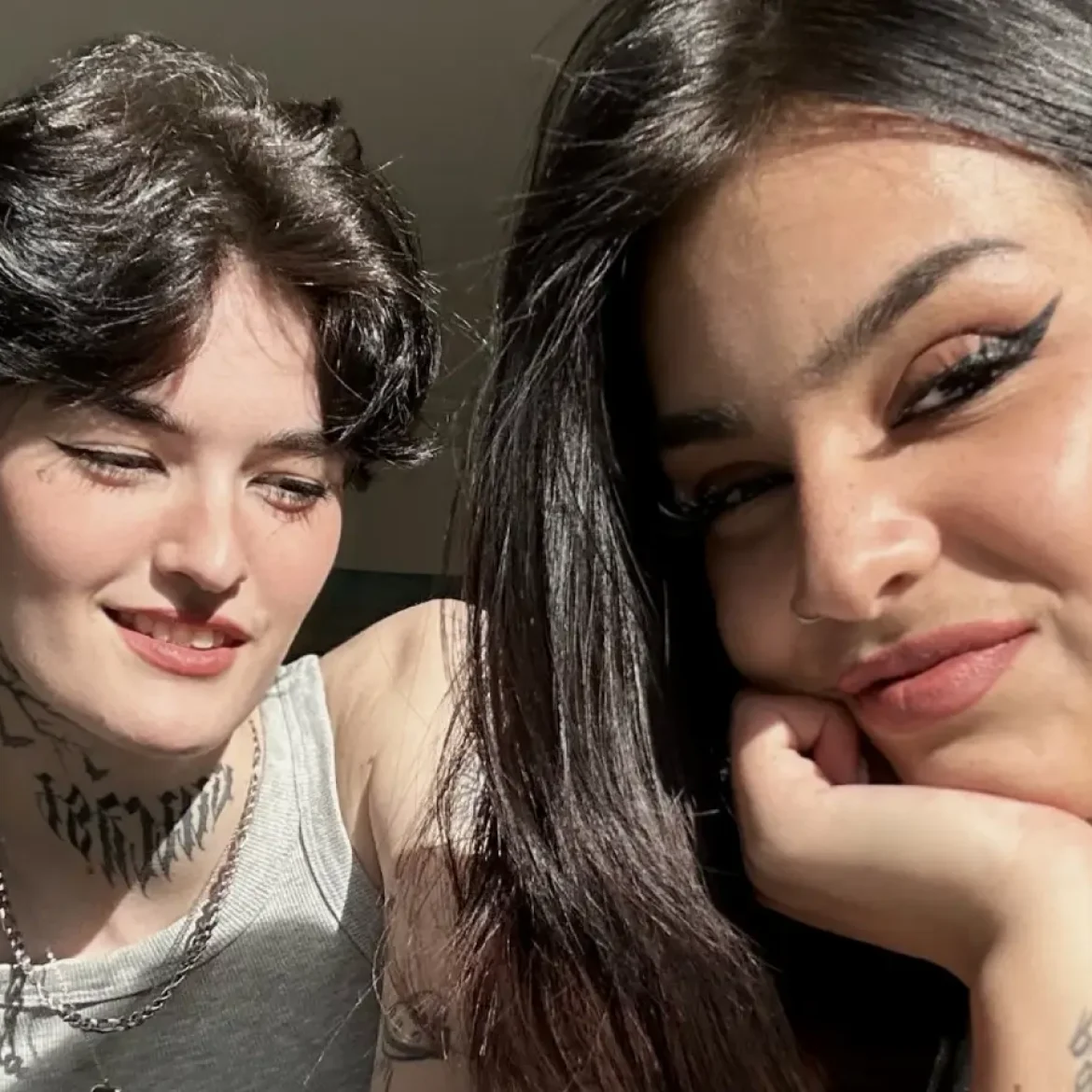 Arunya zette matching tattoo op eerste date