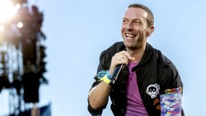 Thumbnail voor Coldplay-zanger Chris Martin biedt fan lift aan naar concert: 'Onwaarschijnlijk geweldig'