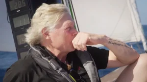 Thumbnail voor Roelof Hemmen emotioneel in 'Over de Oceaan': 'Rouw gaat nooit helemaal weg'