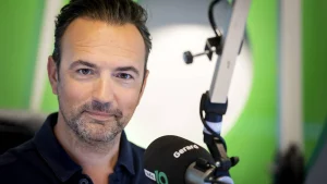 Thumbnail voor Emotioneel afscheid voor Gerard Ekdom bij Radio 10: 'Ik ga iedereen ontzettend missen'