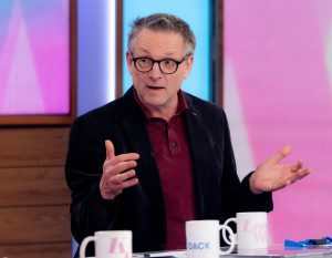 Thumbnail voor Britse tv-presentator Michael Mosley dood aangetroffen op Grieks eiland: 'Hij nam de verkeerde afslag tijdens wandeling'