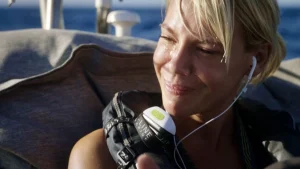 Thumbnail voor Nicolette Kluijver in tranen door lieve woorden moeder in 'Over de oceaan': 'Ik ben wie ik ben door haar'