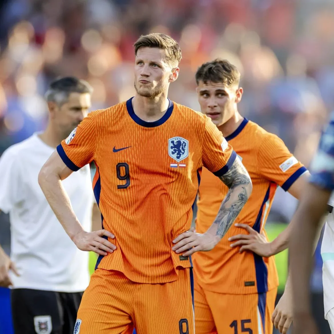 Oranje na verlies tegen Oostenrijk - maar ze plaatsen zich toch in de achtste finales