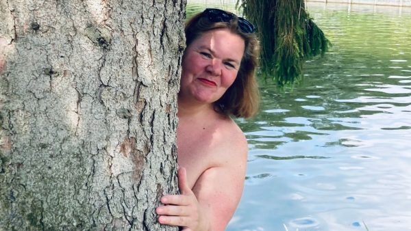 Tatjana (46) doet aan bloot recreëren: 'Je gooit letterlijk en figuurlijk alle ballast van je af'