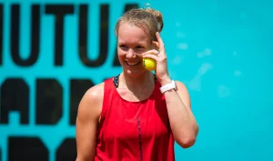 Thumbnail voor Oud-tennisster Kiki Bertens bevalt van dochter en deelt foto van stralend gezin