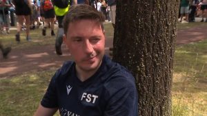 Thumbnail voor Sander (26) loopt met duizenden tumoren in zijn lichaam de Vierdaagse: 'Opgeven is geen optie'