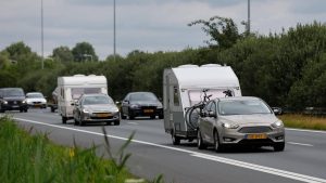 Thumbnail voor ANWB waarschuwt opnieuw voor vakantiedrukte op de weg: dit zijn de knelpunten