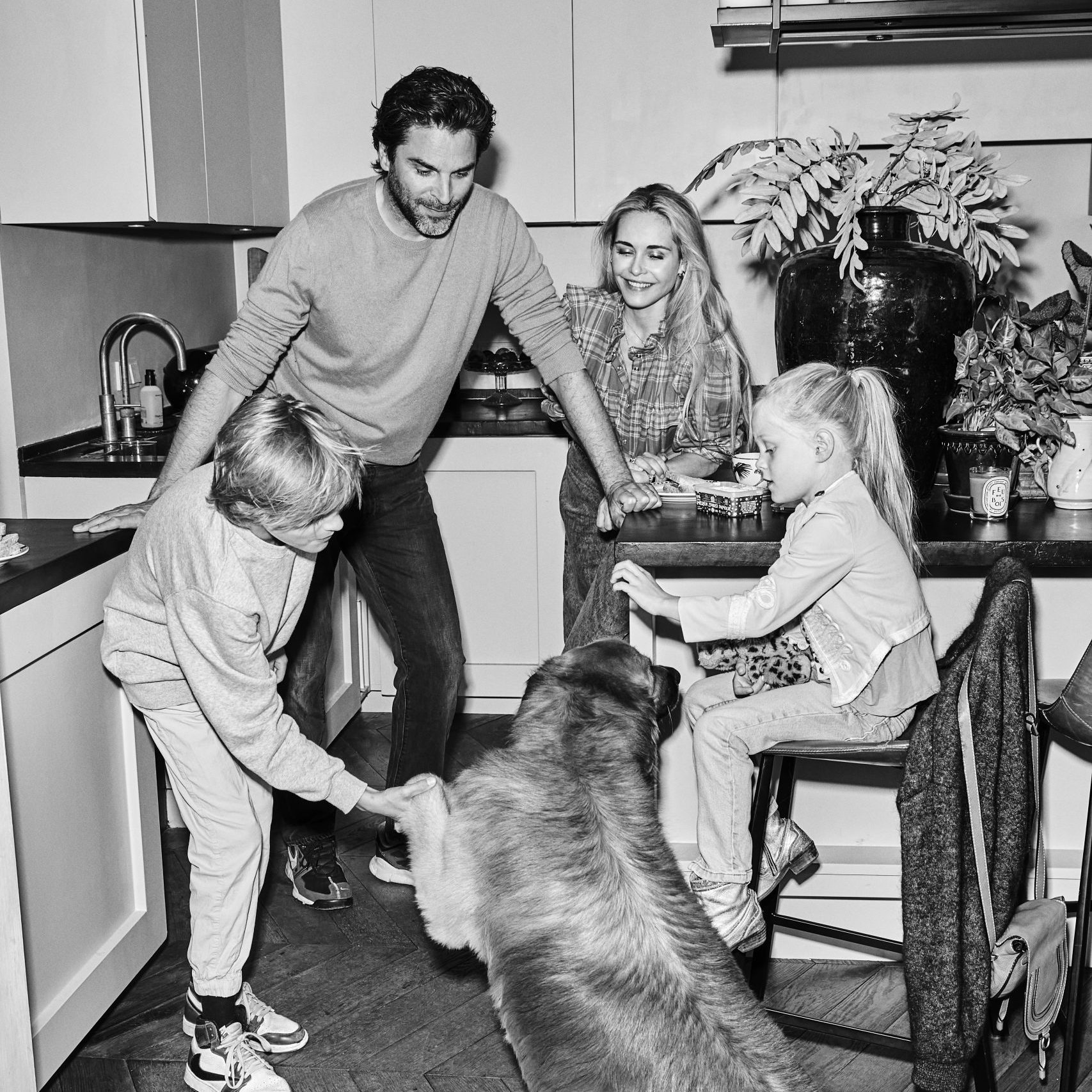Xander en Sophie de Buisonjé: ‘Met kinderen is kalkverf op de keukenmuren niet te doen, overal vette handjes’