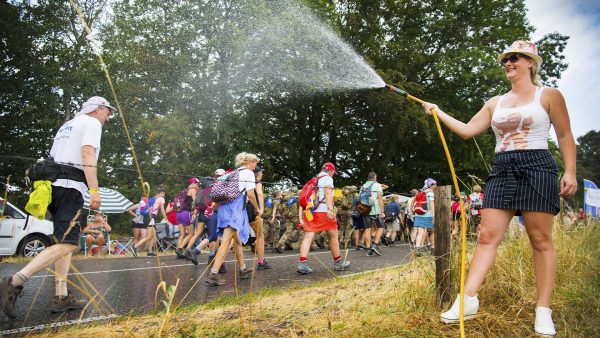 Rode Kruis geeft verfrissende tips aan Vierdaagse tegen tropische hitte