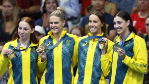 Thumbnail voor Commentator weg na ongepaste opmerking Australische Olympische zwemsters