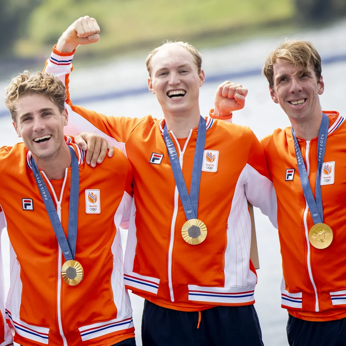 Lennart van Lierop, Finn Florijn, Tone Wieten en Koen Metsemakers winnen een gouden medaille.