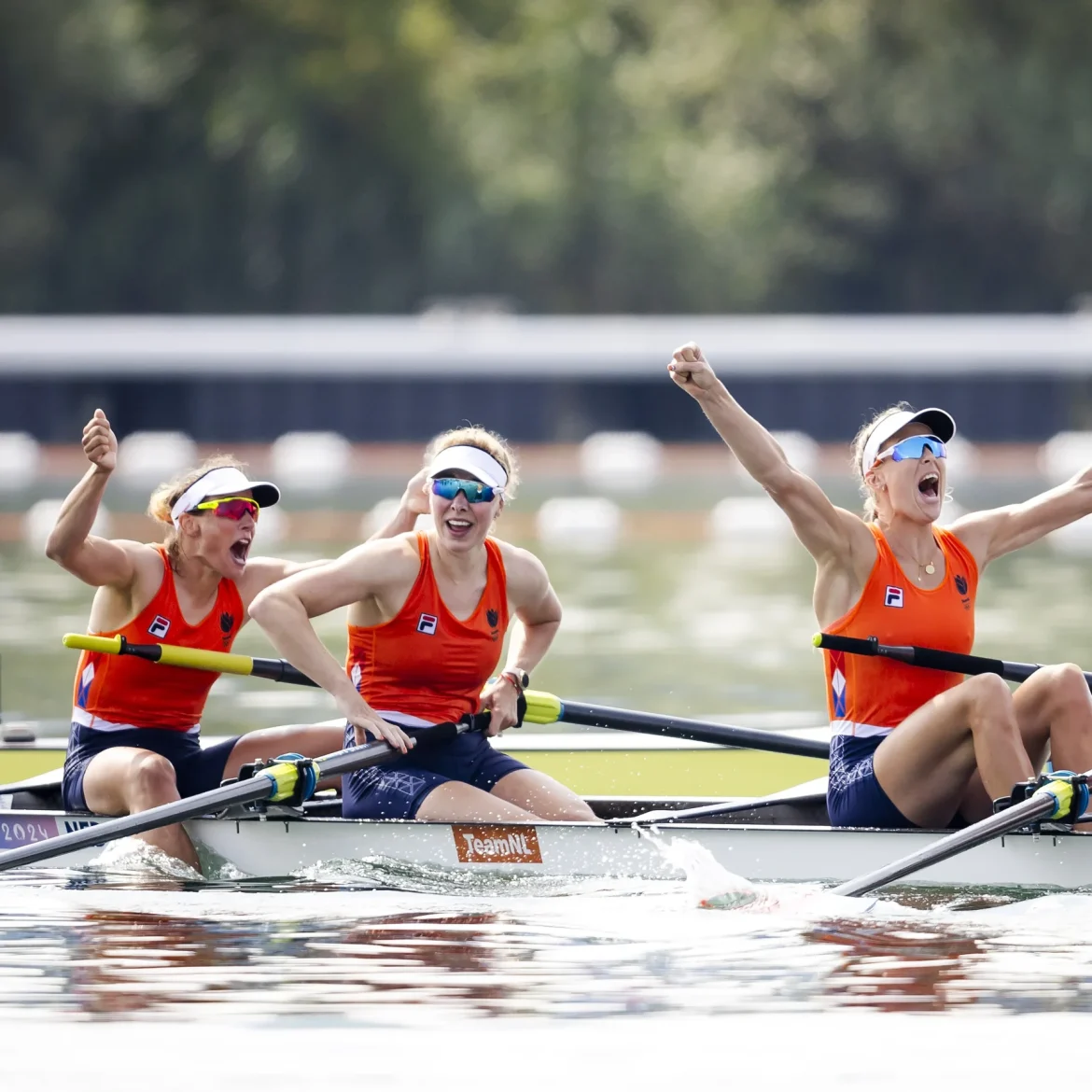 Goud roeisters vierzonder na bloedstollende eindsprint