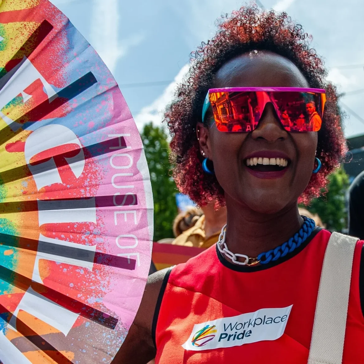 Vrouw tijdens pride week