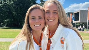 Thumbnail voor Waterpolosters Maartje en Brigitte vanuit Parijs: 'Olympisch dorp maakt je starstruck'