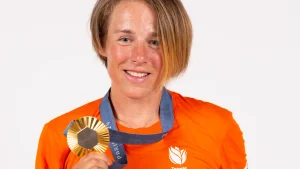 Thumbnail voor Roeister Marloes Oldenburg brak haar nek en won twee jaar later olympisch goud: 'Accepteer je situatie'