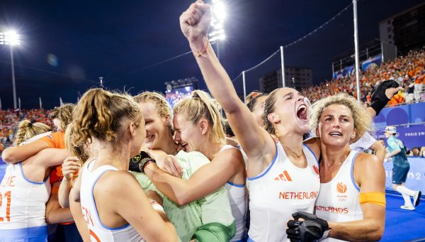 hockeysters pakken gouden medaille