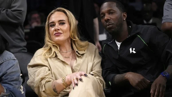 Adele, die verloofd is met Rich Paul