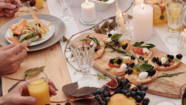 Host je een diner? Met deze 5 tips is jouw tafelsetting on point