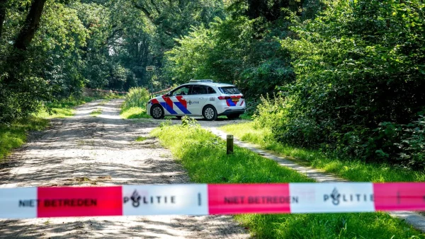 Zoektocht in Vries naar de inmiddels aangehouden man voor dood van vrouw in Groningen