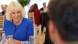 Thumbnail voor Britse koningin Camilla maakt documentaire over huiselijk geweld