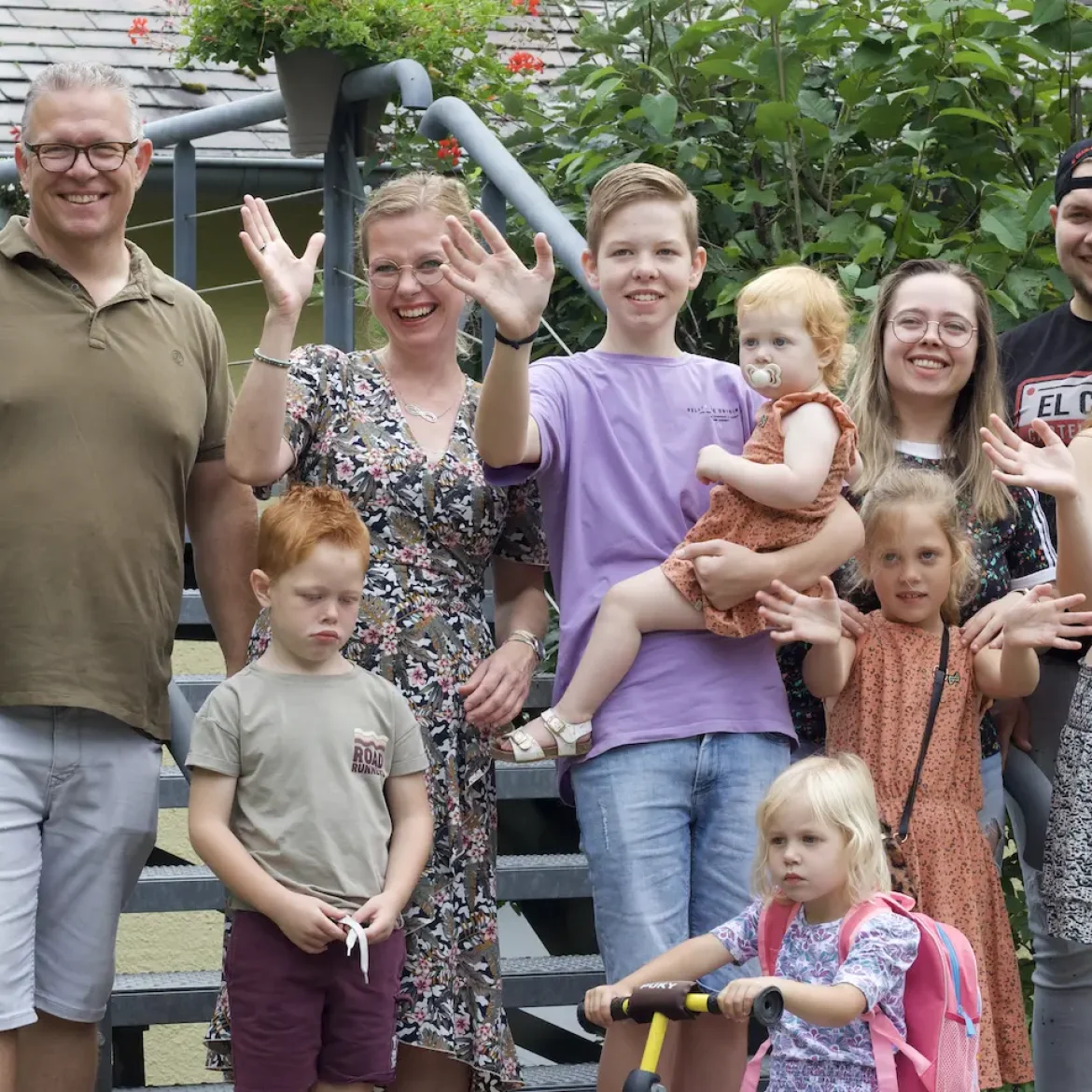 Linda en Ivan Kraan uit 'Een Huis Vol Emigreert' met de kinderen