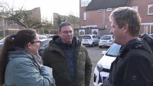 Thumbnail voor Aannemer rijdt op cameraman af na confrontatie in 'Undercover in Nederland'