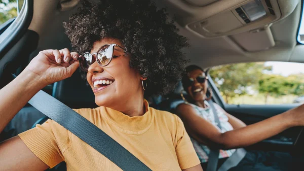 onderweg naar een weekendje weg in de auto