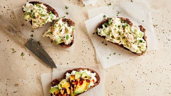 Eenvoudig maar barstensvol goede vetten: toast makreel met avocado