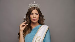 Thumbnail voor Voormalig Miss Nederland waarschuwt voor gevaren plastische chirurgie: 'Ik heb mezelf verminkt'